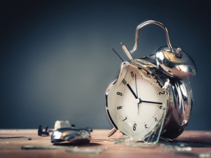 8 Ways to Destroy Workplace Distractions Stop instant messaging, and get more done